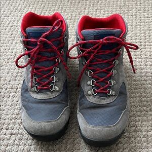 Danner Jag boot

80s retro style with modern specs